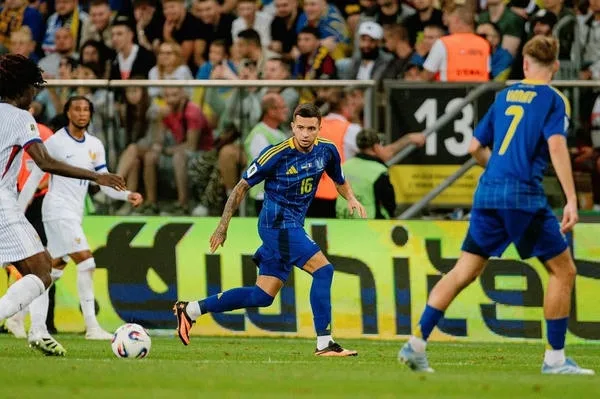 新一代2026法國隊球星:Michael Olise成為世界級強力右翼? 3 Michael Olise提供右邊路更多戰術選擇