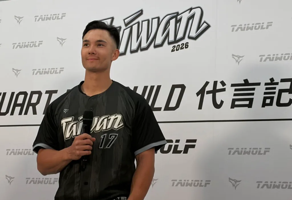 台美混血大物降臨中華隊!費仔是中華史上最強打者嗎? 2 費仔Stuart Fairchild代言台灣品牌taiwolf,展現超高人氣。/MBM娛樂城