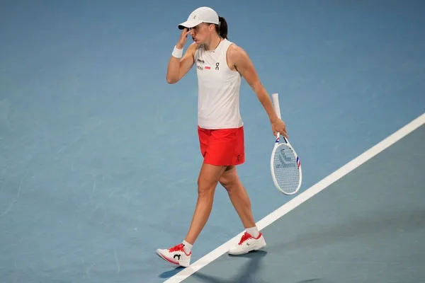 紅土女王到全場地冠軍:Iga Świątek世界排名與2026低潮 4 2026賽季則陷入低潮中