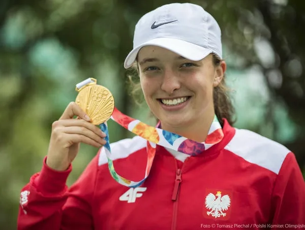 紅土女王到全場地冠軍:Iga Świątek世界排名與2026低潮 2 青少年開始便奪下許多大賽佳績