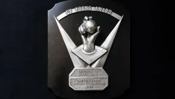 傳奇Cy Young全解析:511勝紀錄、賽揚獎由來與歷史地位 4 賽揚獎獎盃
