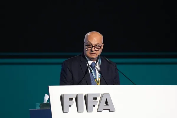 FIFA大會因凡蒂諾踢鐵板:巴勒斯坦不握手、以色列站著不動 3 以色列足協副主席蘇利曼演說內容與巴勒斯坦足協主席完全不同